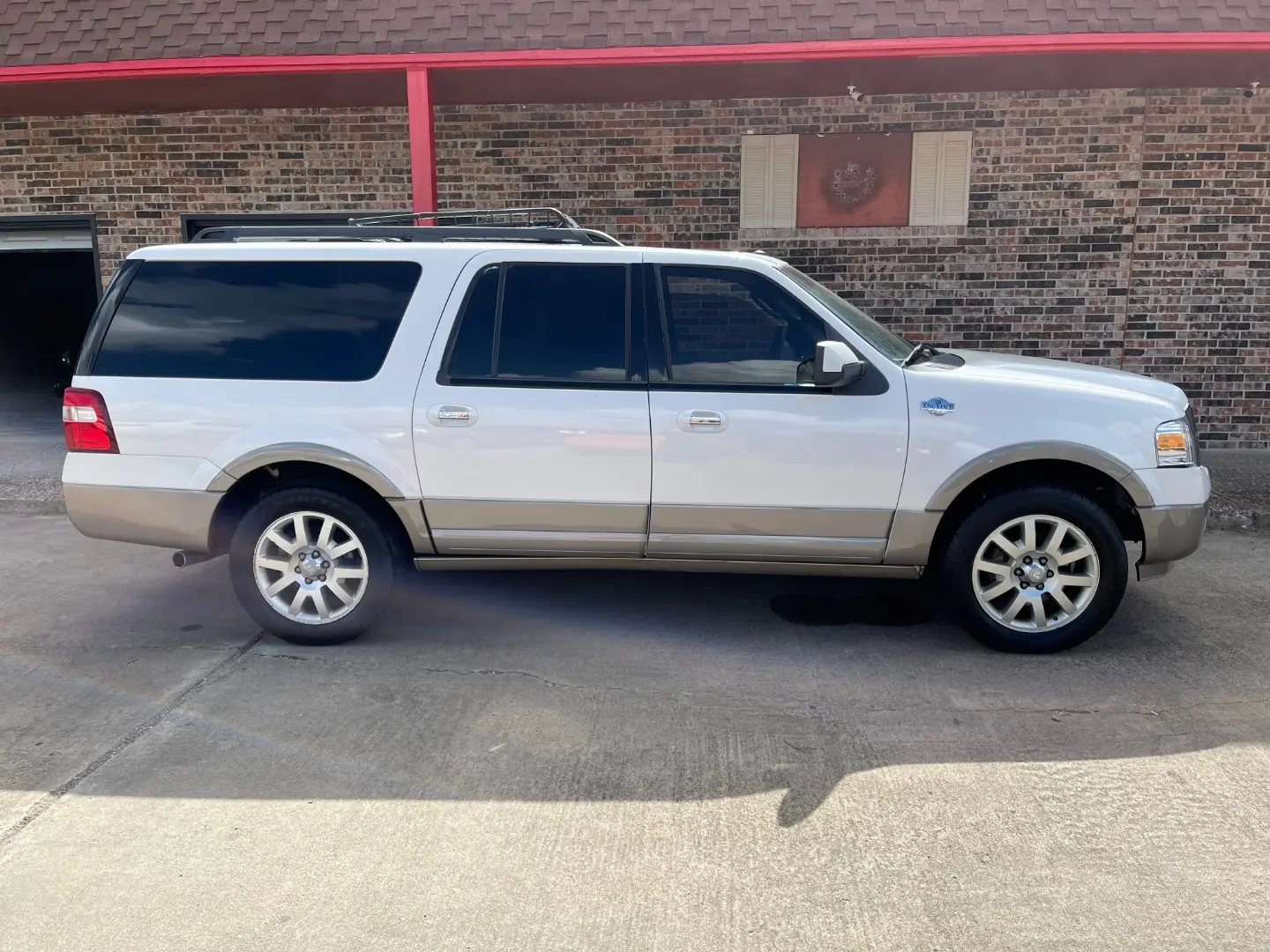 2012 Ford Expedition King Ranch EL photo 4