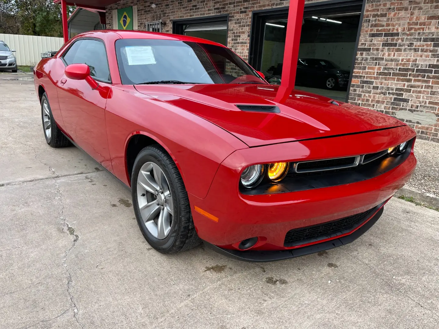 2015 Dodge Challenger SXT photo 3