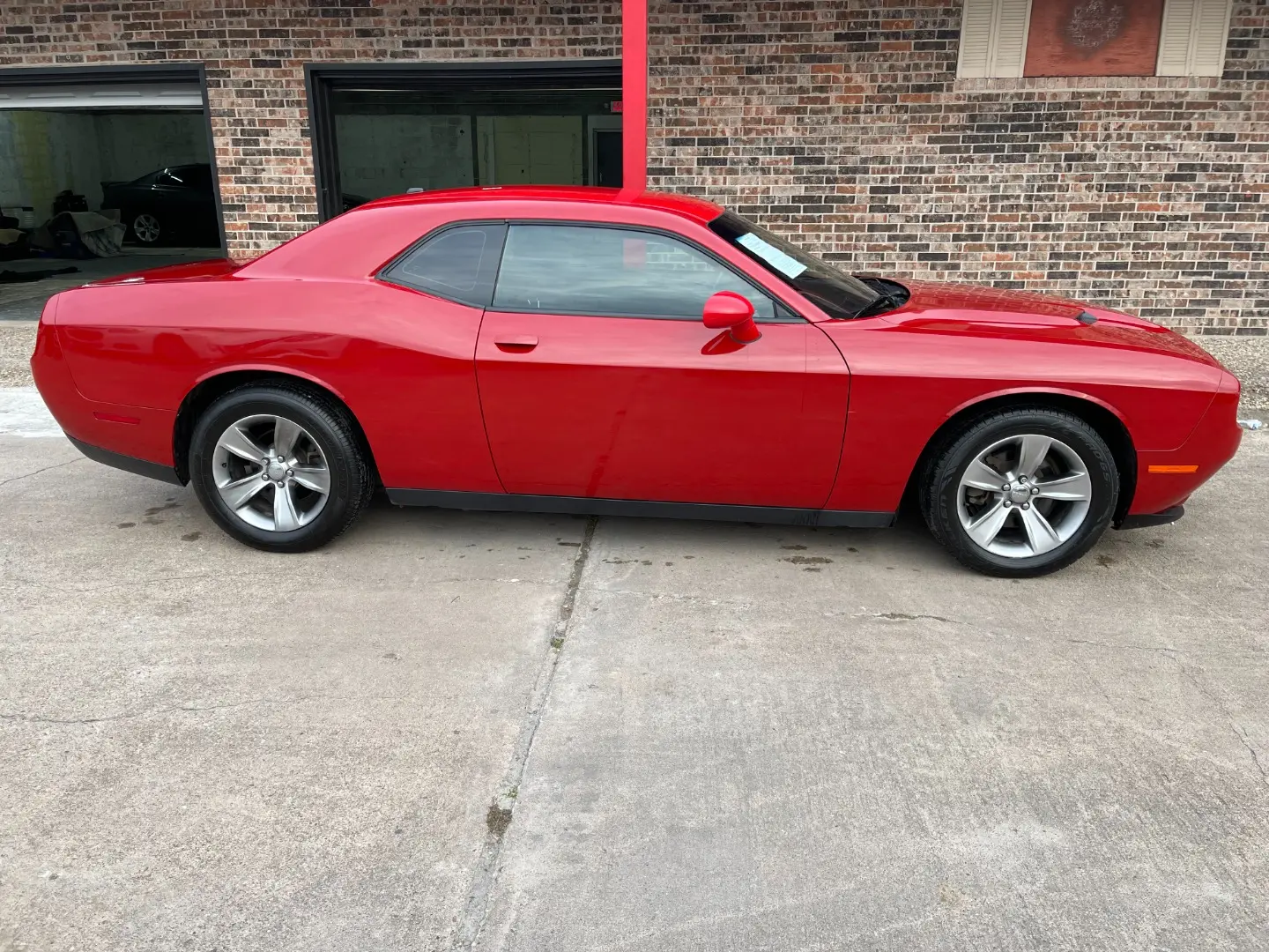 2015 Dodge Challenger SXT photo 4