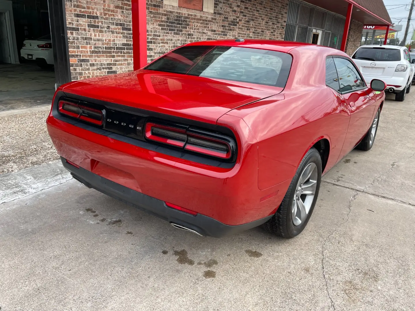 2015 Dodge Challenger SXT photo 5