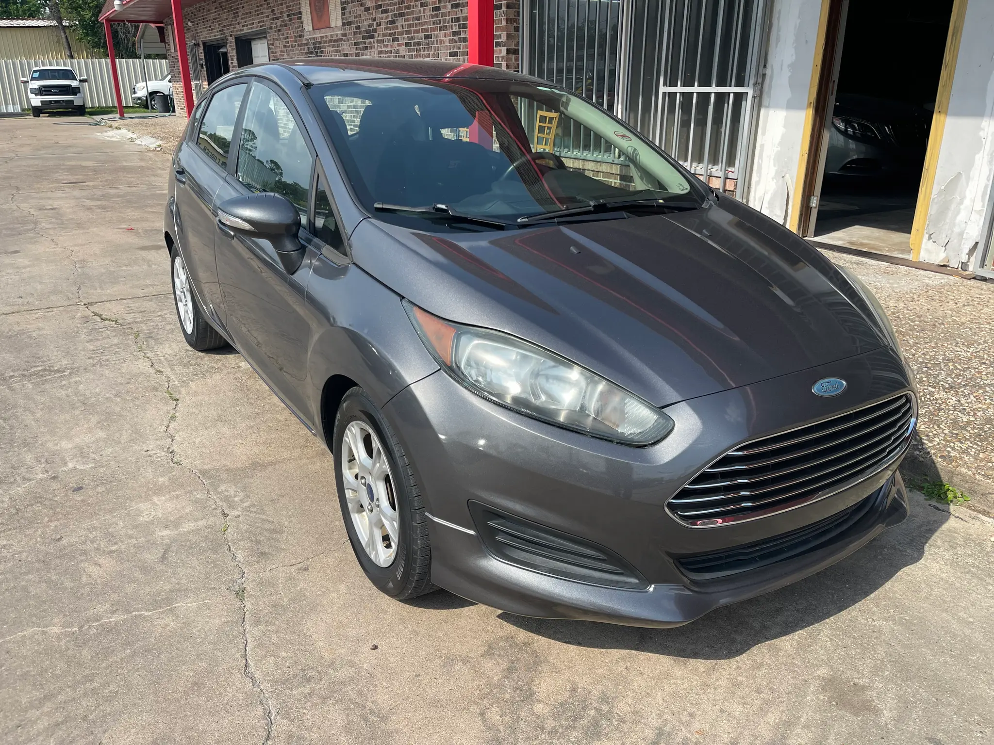 2015 Ford Fiesta SE Hatch photo 3