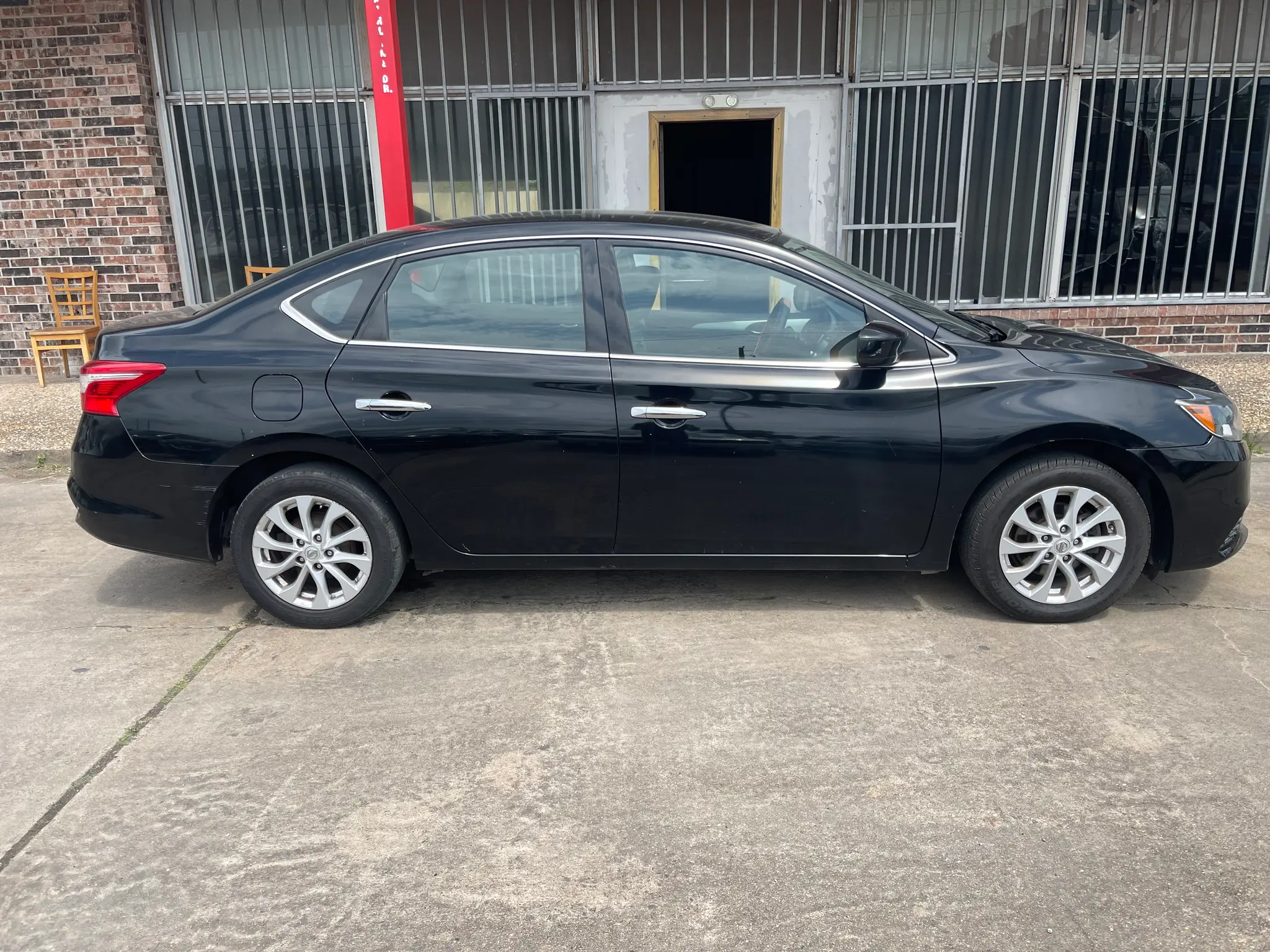 2019 Nissan Sentra S CVT photo 4