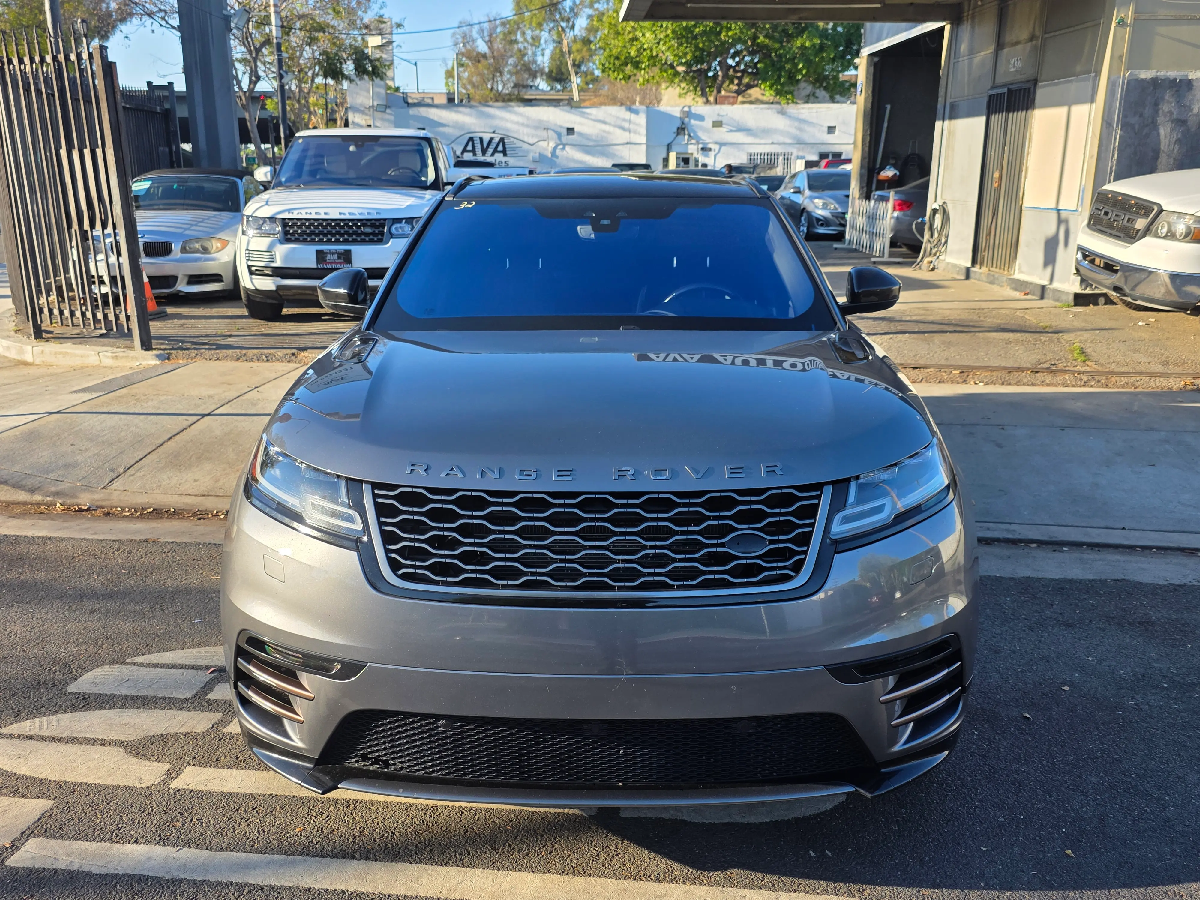2019 Land Rover Range Rover Velar R-Dynamic SE V6 (340HP) photo 3