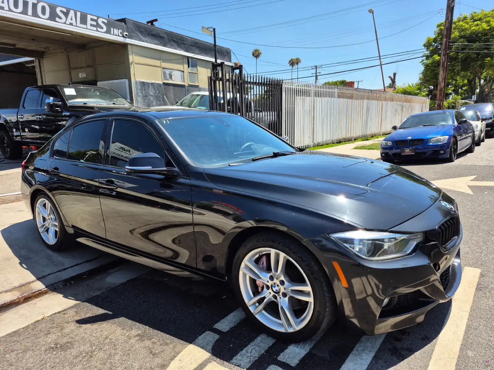 2018 BMW 3 Series 330i Sedan's photo