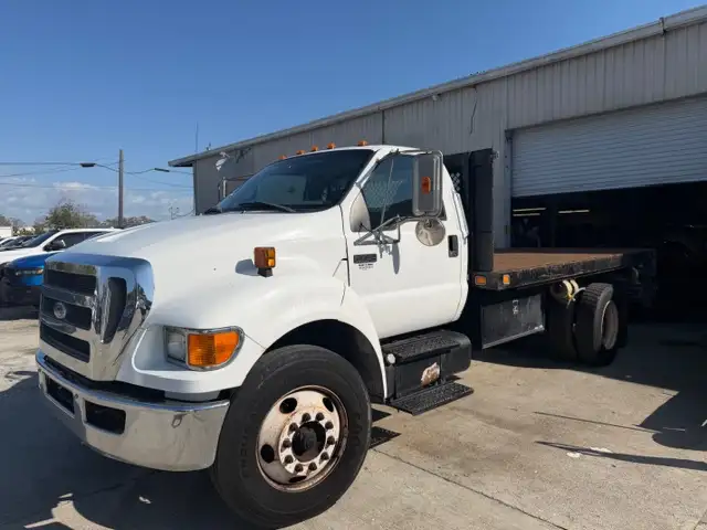 2010 Ford F-750's photo
