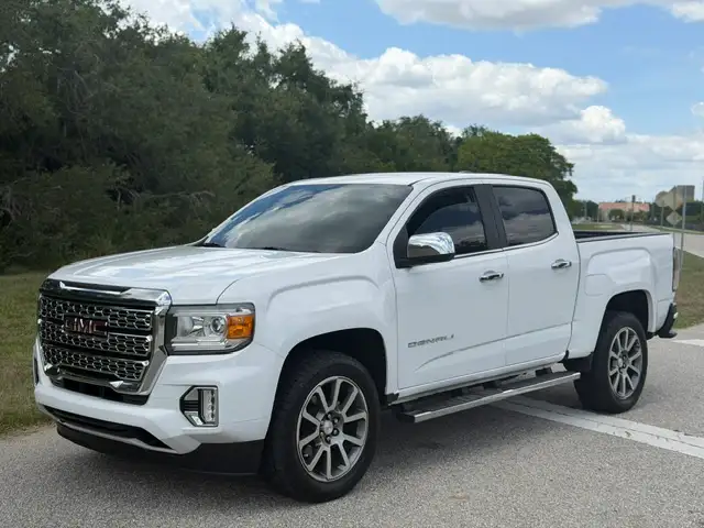 2021 GMC Canyon 2WD Denali Crew Cab Short Box's photo