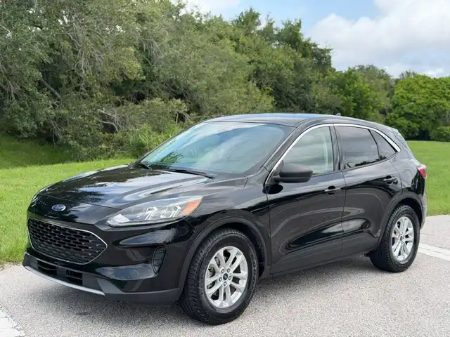 2022 Ford Escape SE FWD's photo