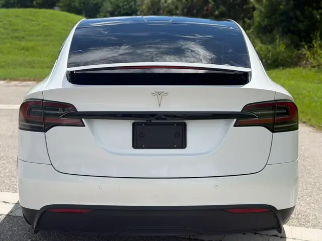 2022 Tesla Model X Long Range photo 4