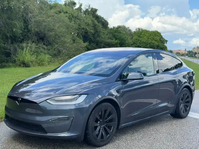2022 Tesla Model X Plaid's photo