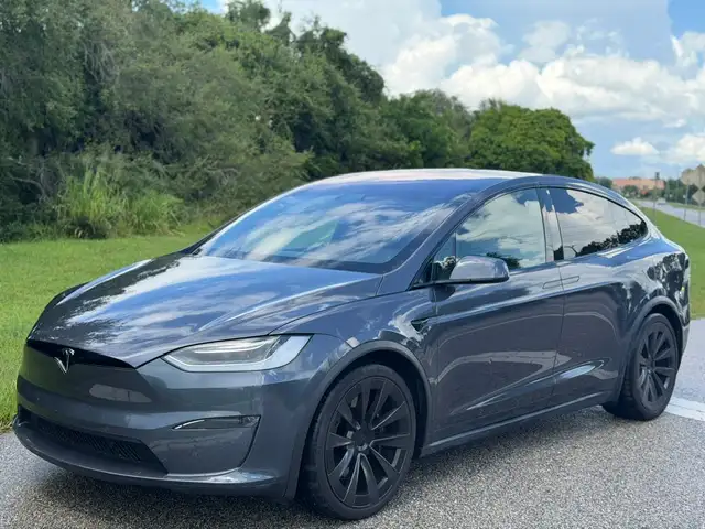 2022 Tesla Model X Plaid's photo