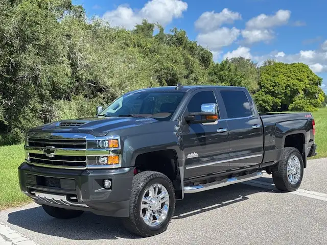 2018 Chevrolet Silverado HD High Country 4WD Crew Cab Standard Box's photo