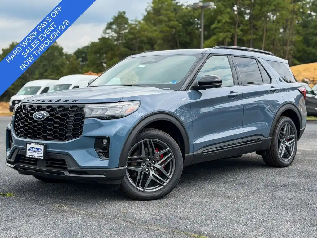 2026 Ford Explorer ST-Line 4WD's photo