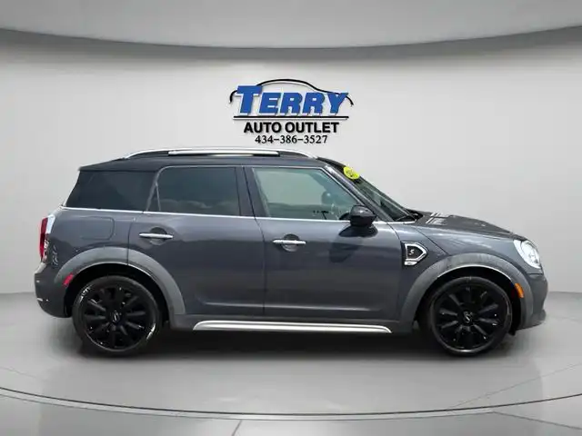 2019 MINI Countryman Cooper S Signature's photo
