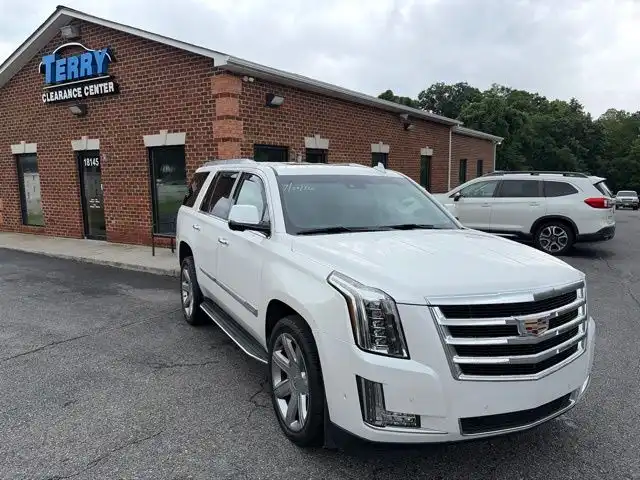 2019 Cadillac Escalade AWD Luxury's photo