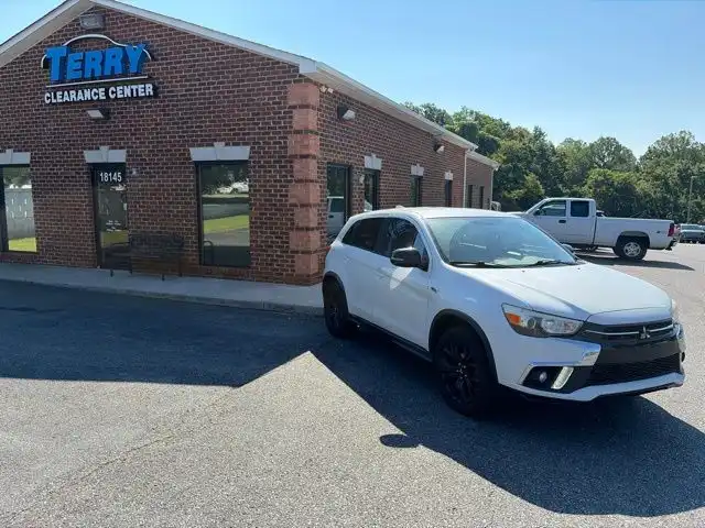 2019 Mitsubishi Outlander Sport 2.0 LE 2WD CVT's photo