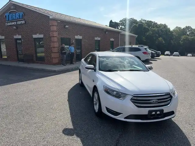 2016 Ford Taurus SEL FWD's photo