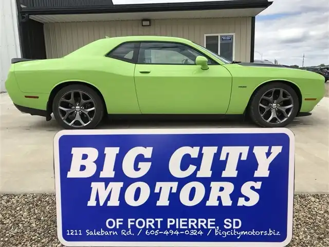 2015 Dodge Challenger R/T Plus's photo