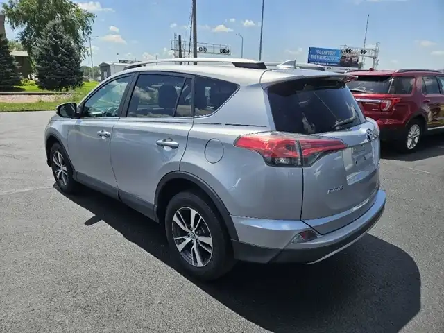 2017 Toyota RAV4 XLE AWD's photo