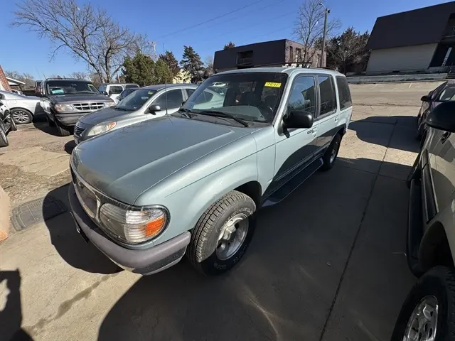 2000 Ford Explorer XLS 4X4 photo 5