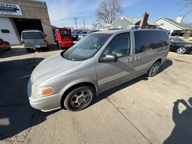 2004 Oldsmobile Silhouette GL LWB's photo