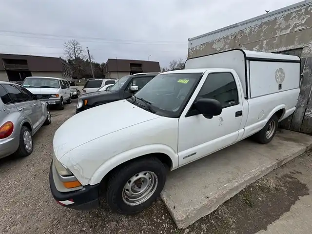 2000 Chevrolet S10 SWB's photo