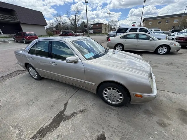 2000 Mercedes-Benz E-Class E320 4MATIC photo 3