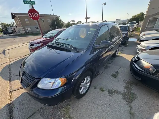 2005 Dodge Grand Caravan SXT's photo