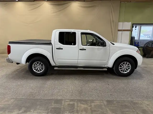 2016 Nissan Frontier 4.0 SV Crew Cab 4X4 AT SWB's photo