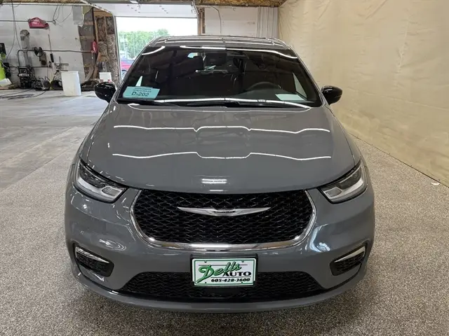 2025 Chrysler Pacifica Select photo 1