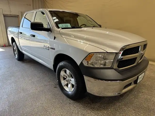 2016 RAM 1500 Tradesman 4x4 Crew Cab 5'7's photo