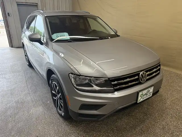 2021 Volkswagen Tiguan 2.0T SE 4Motion's photo