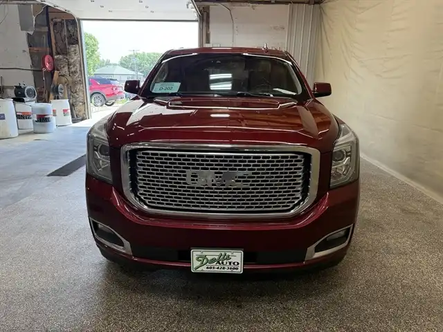 2016 GMC Yukon 4WD Denali's photo