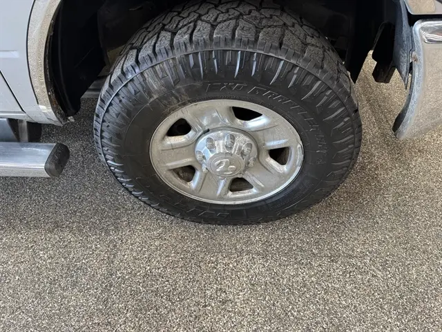 2015 RAM 2500 SLT 4X4 Crew Cab SWB photo 3