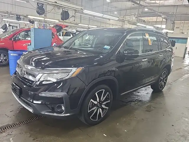 2022 Honda Pilot Touring-7 AWD's photo