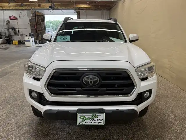 2019 Toyota Tacoma SR5 Double Cab 4WD V6 Auto LB's photo