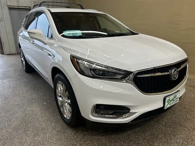 2018 Buick Enclave Essence AWD's photo