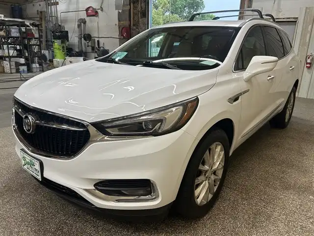 2018 Buick Enclave Essence AWD's photo