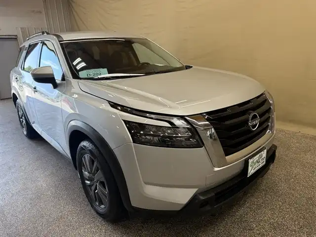 2024 Nissan Pathfinder SV 4WD's photo
