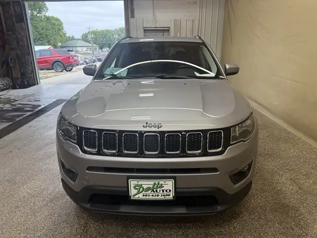 2018 Jeep Compass Latitude 4WD photo 1
