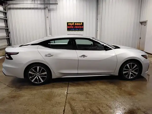 2020 Nissan Maxima SV's photo
