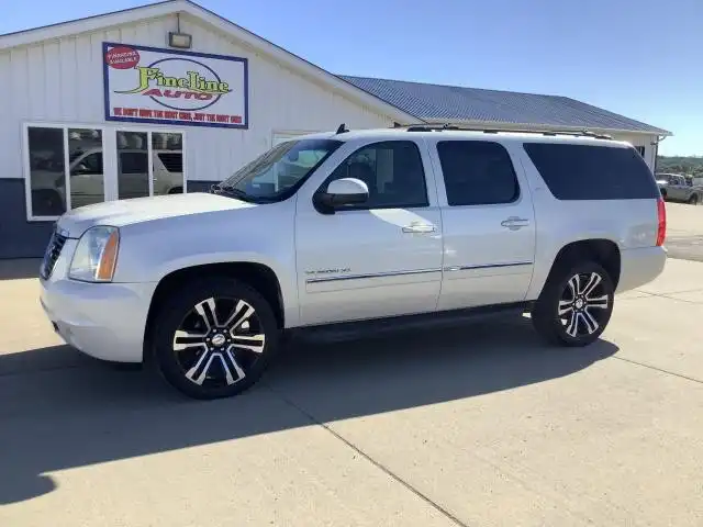 2012 GMC Yukon SLT 4WD 1/2 Ton (4SA)'s photo