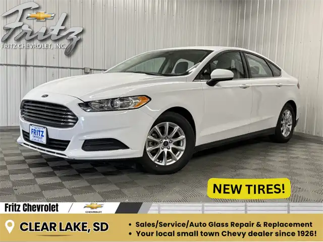 2015 Ford Fusion S FWD's photo