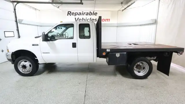 2004 Ford F-550's photo
