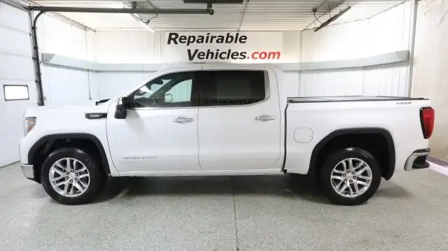 2021 GMC Sierra 4WD Crew Cab Short Box SLT's photo