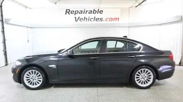 2011 BMW 5 Series 535i xDrive Sedan's photo