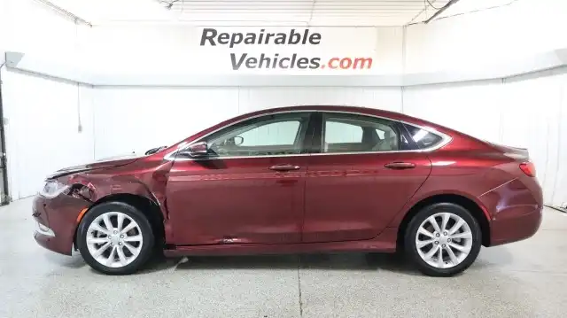 2015 Chrysler 200 C's photo
