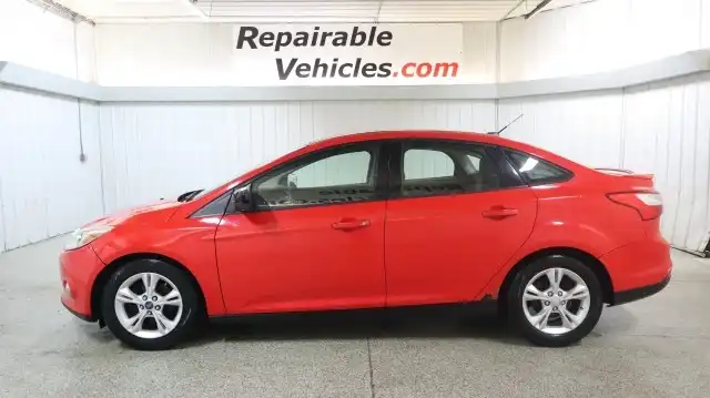 2012 Ford Focus Sedan SE's photo