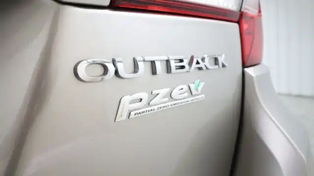 2017 Subaru Outback 2.5i Premium's photo