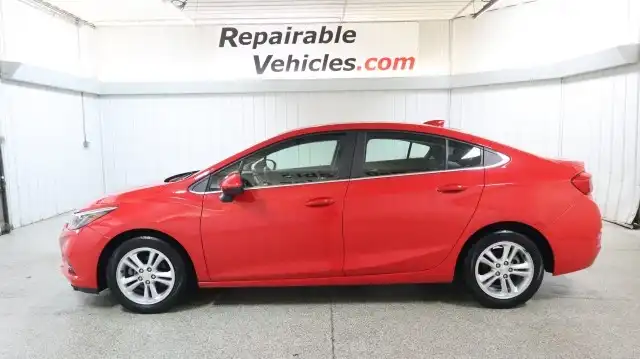 2018 Chevrolet Cruze 1LT Auto's photo