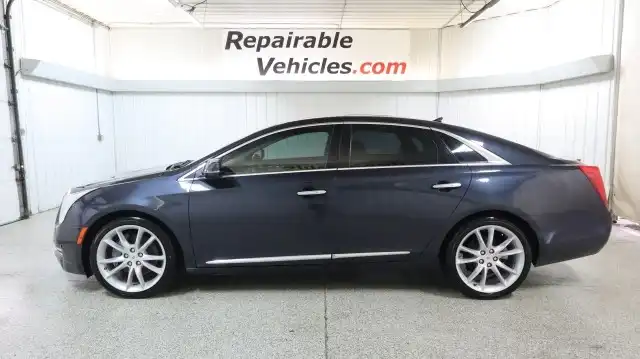 2013 Cadillac XTS 3.6L AWD Premium Collection's photo